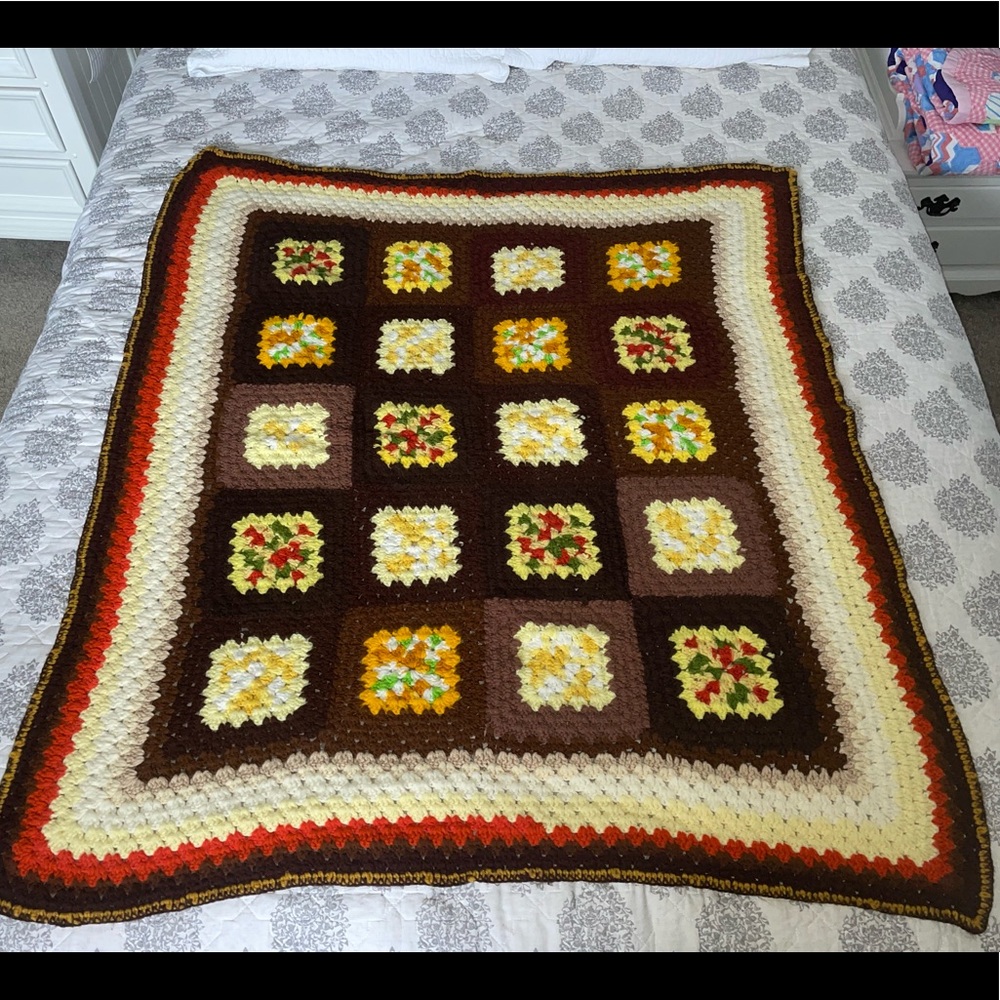 Vintage Handmade Crochet Afghan Blanket Granny Square 52X42"
